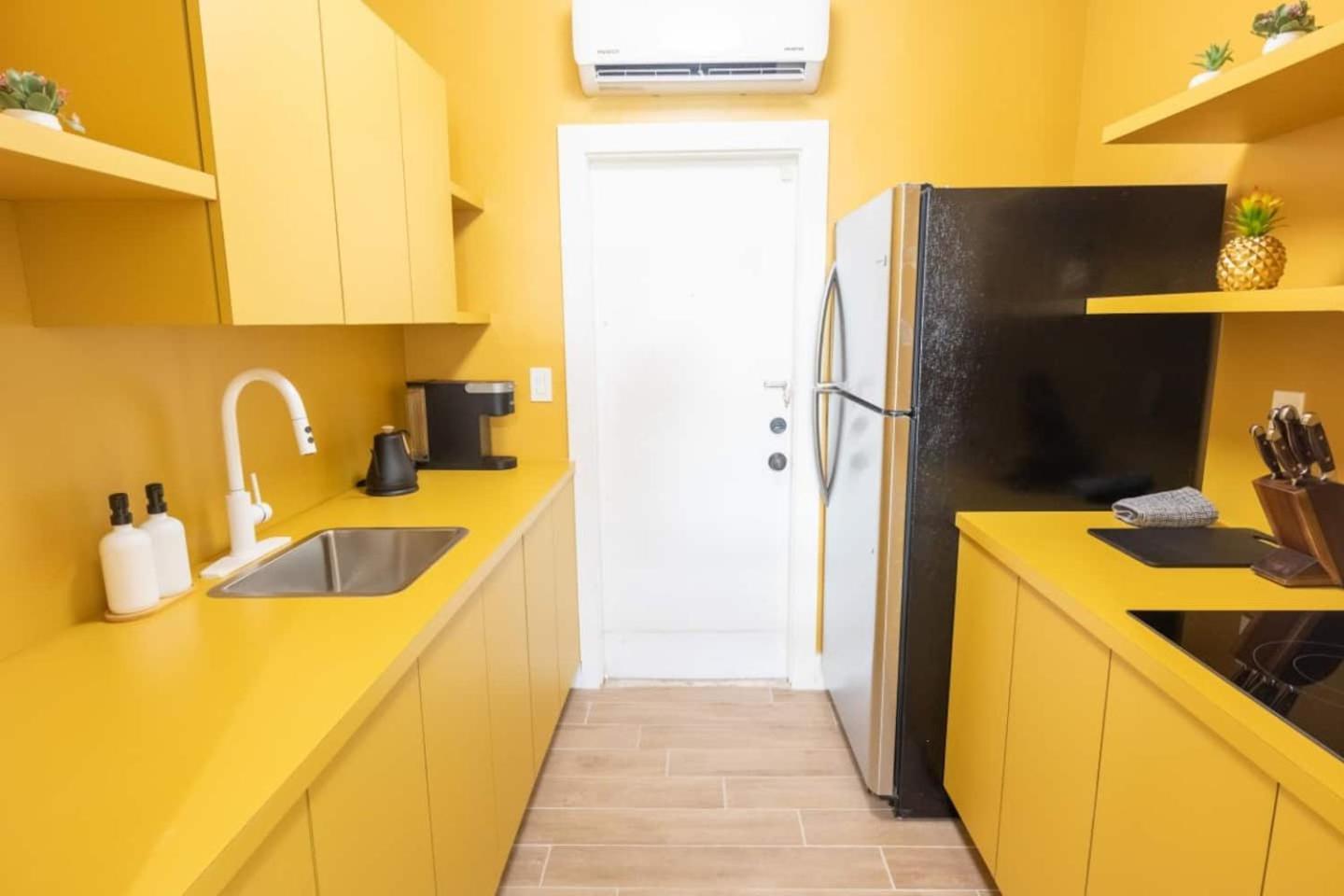 Stylish 2Bed Apartment El Portal Майами Экстерьер фото